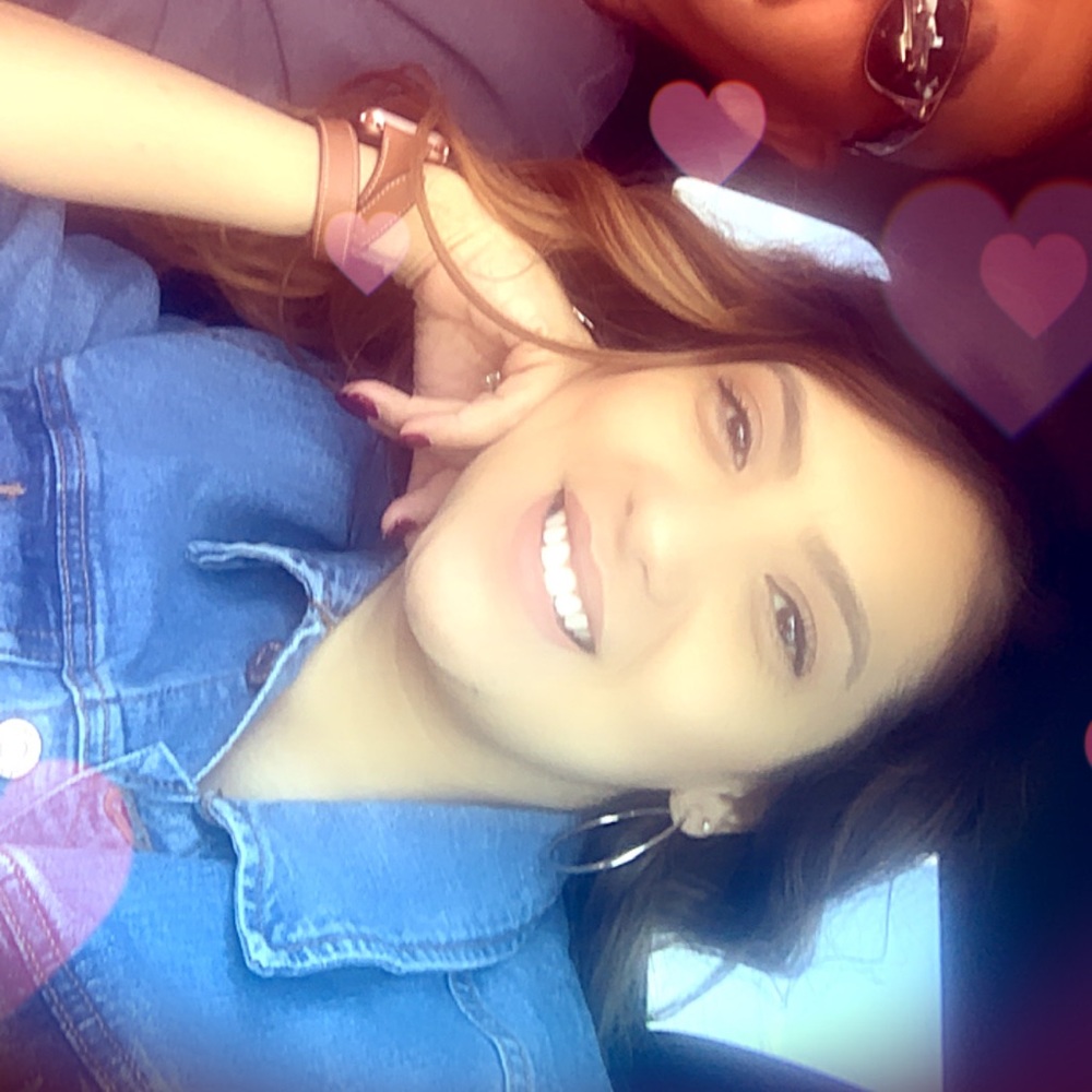 Meet your Posher, Angela